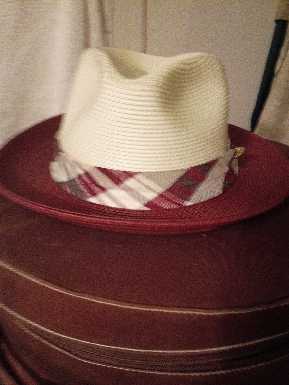 Stylish Two-Tone Fedora Hat in Cream and Burgundy
